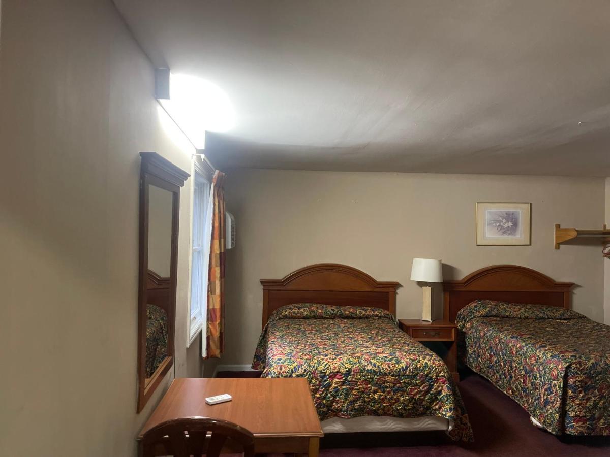 Pennswoods Inn Manheim Esterno foto