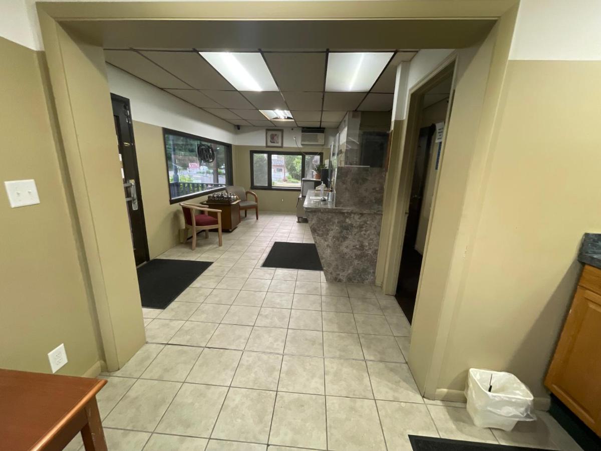 Pennswoods Inn Manheim Esterno foto
