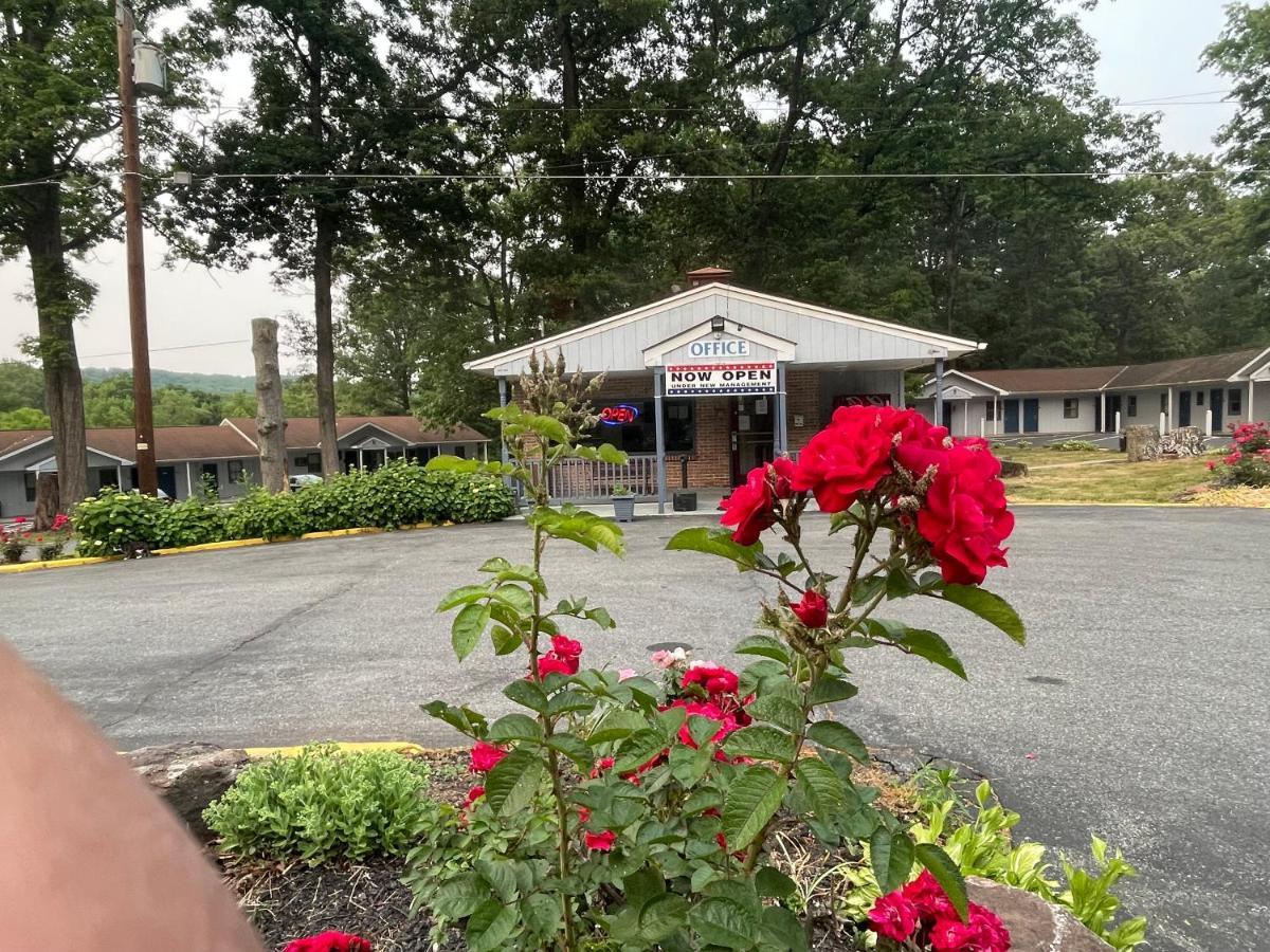 Pennswoods Inn Manheim Esterno foto