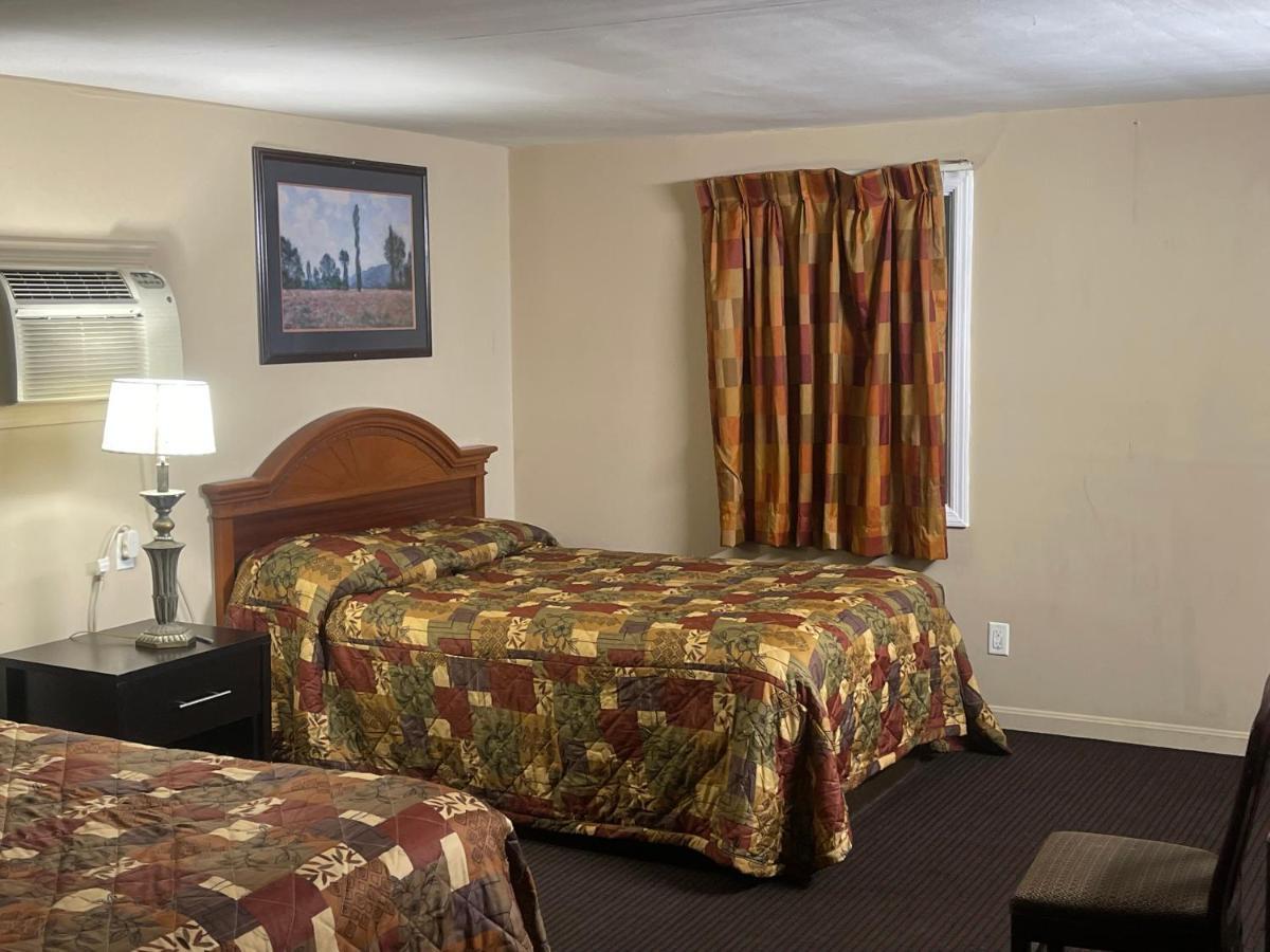Pennswoods Inn Manheim Esterno foto
