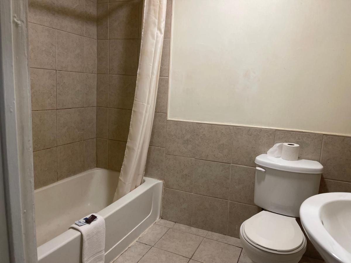 Pennswoods Inn Manheim Esterno foto