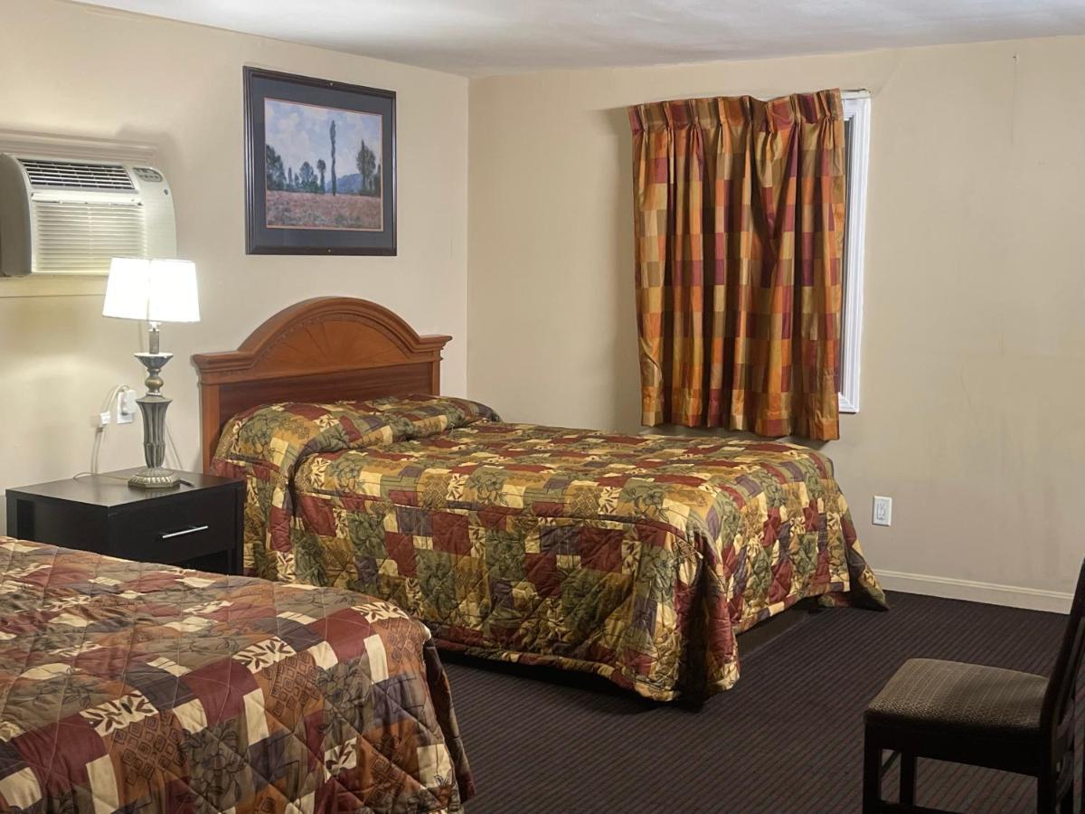 Pennswoods Inn Manheim Esterno foto