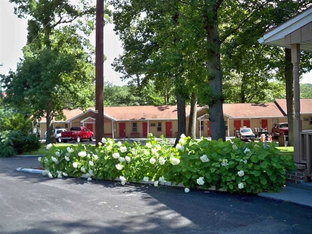 Pennswoods Inn Manheim Esterno foto